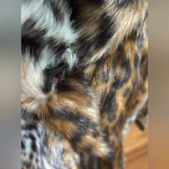 W BY WORTH Faux Leopard Coat NWT IN MEDIUM - Picture 4 of 11
